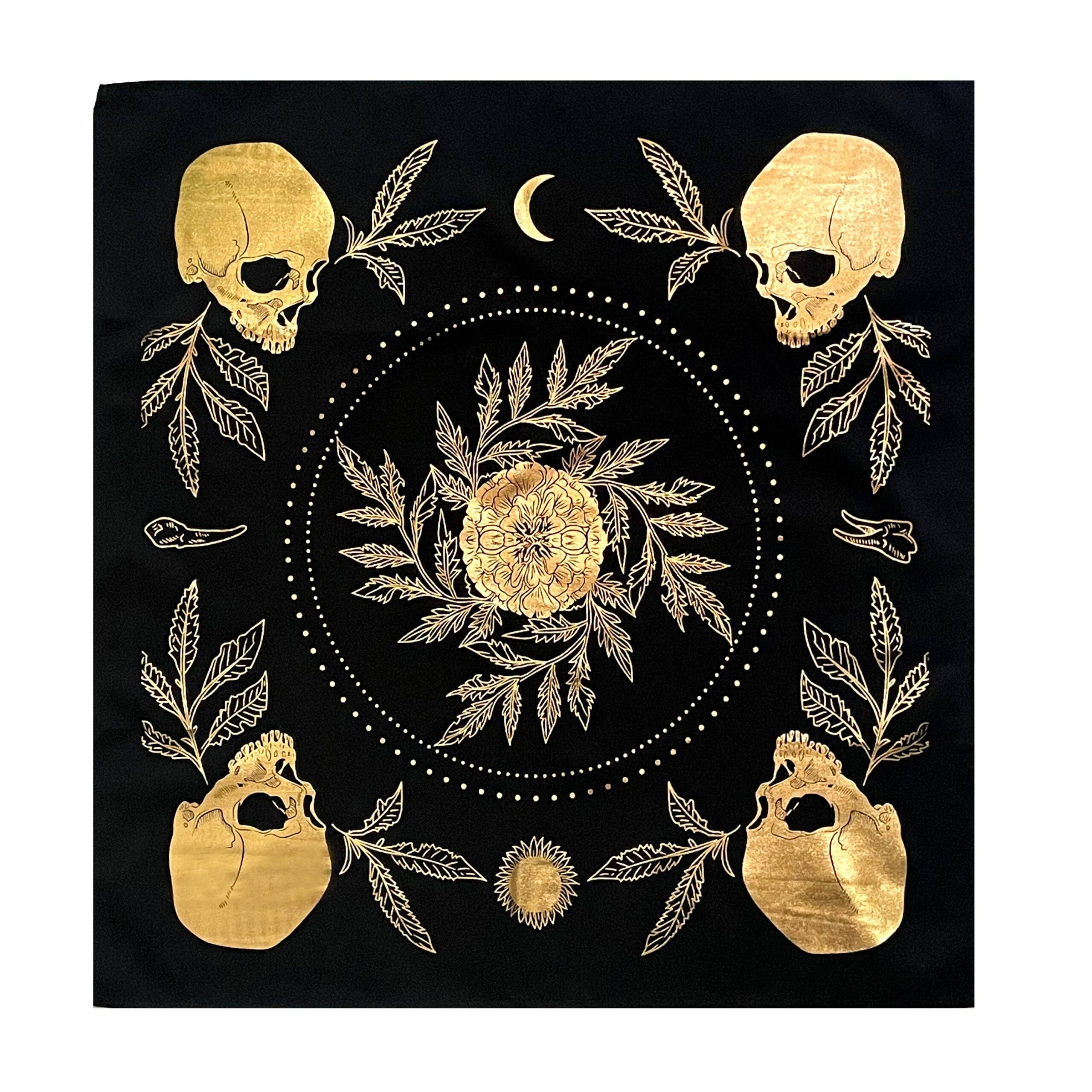 Tarot Cloth - "Teeth and Bone" Tarot Cloth - "Teeth and Bone"